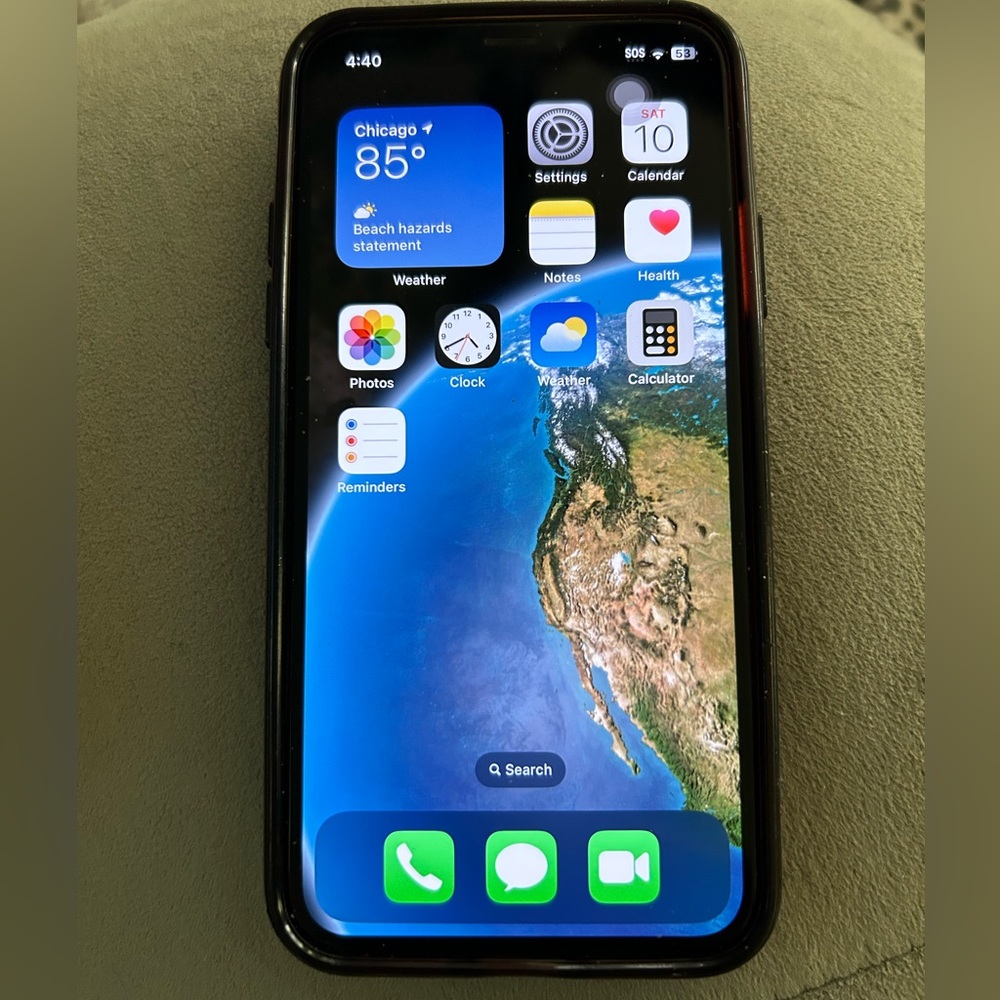 iPhone XS with case 256gb unlocked used